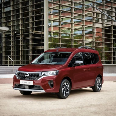 Nissan Townstar Combi Benzin 2022 Skraa Fra Siden