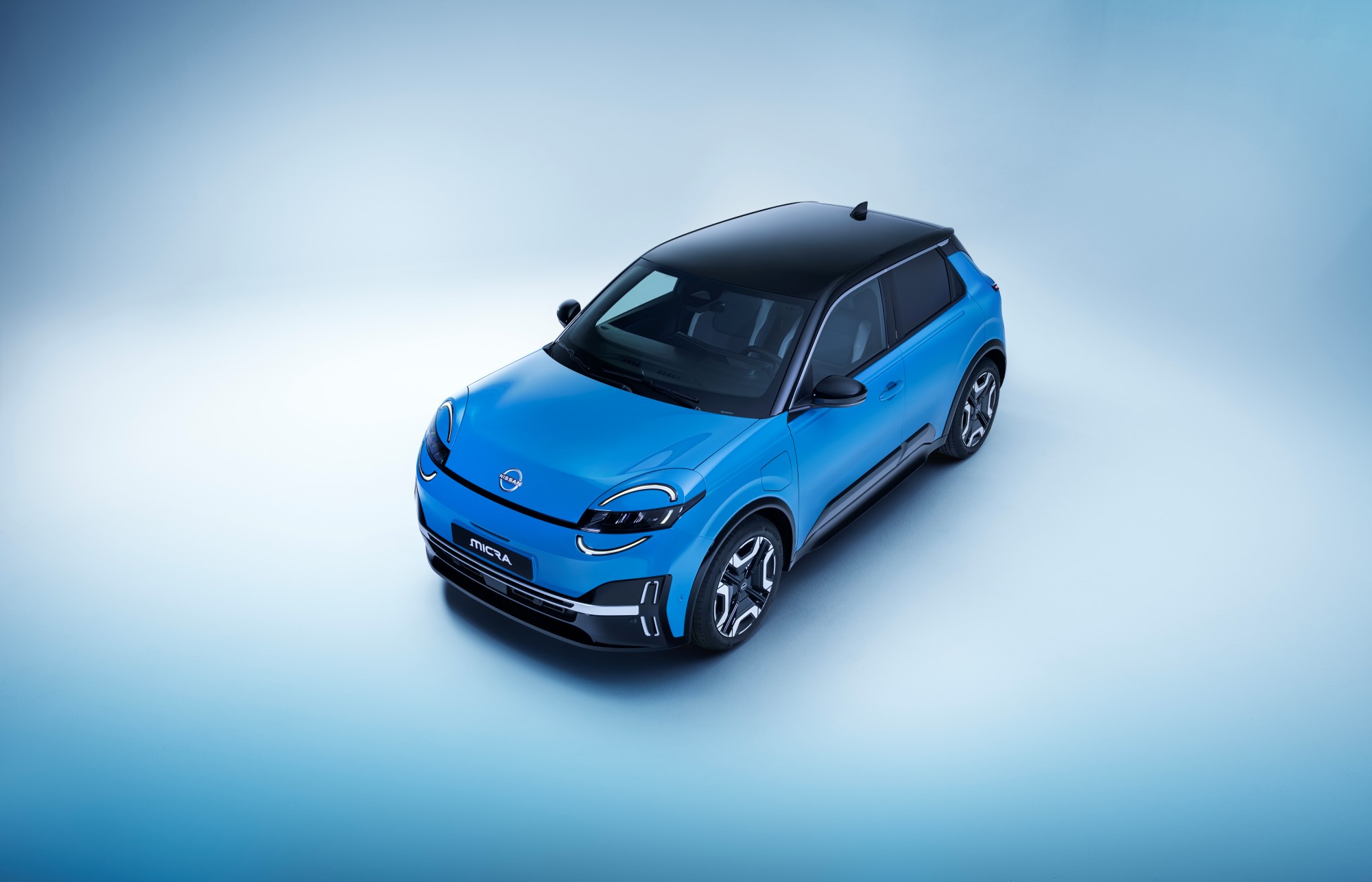 Nissan MICRA 2025 Electric Skraa Oppe