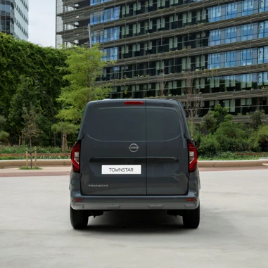 Nissan Townstar Benzin 2022 Lukket Bagfra