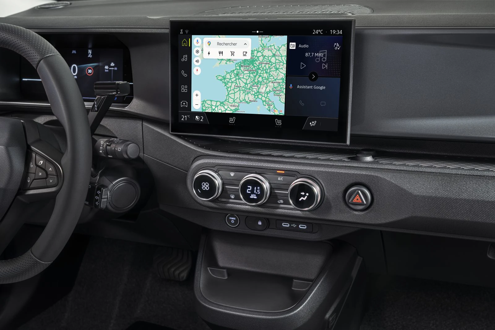 Nissan Pixo 2026 Midterskaerm (5)