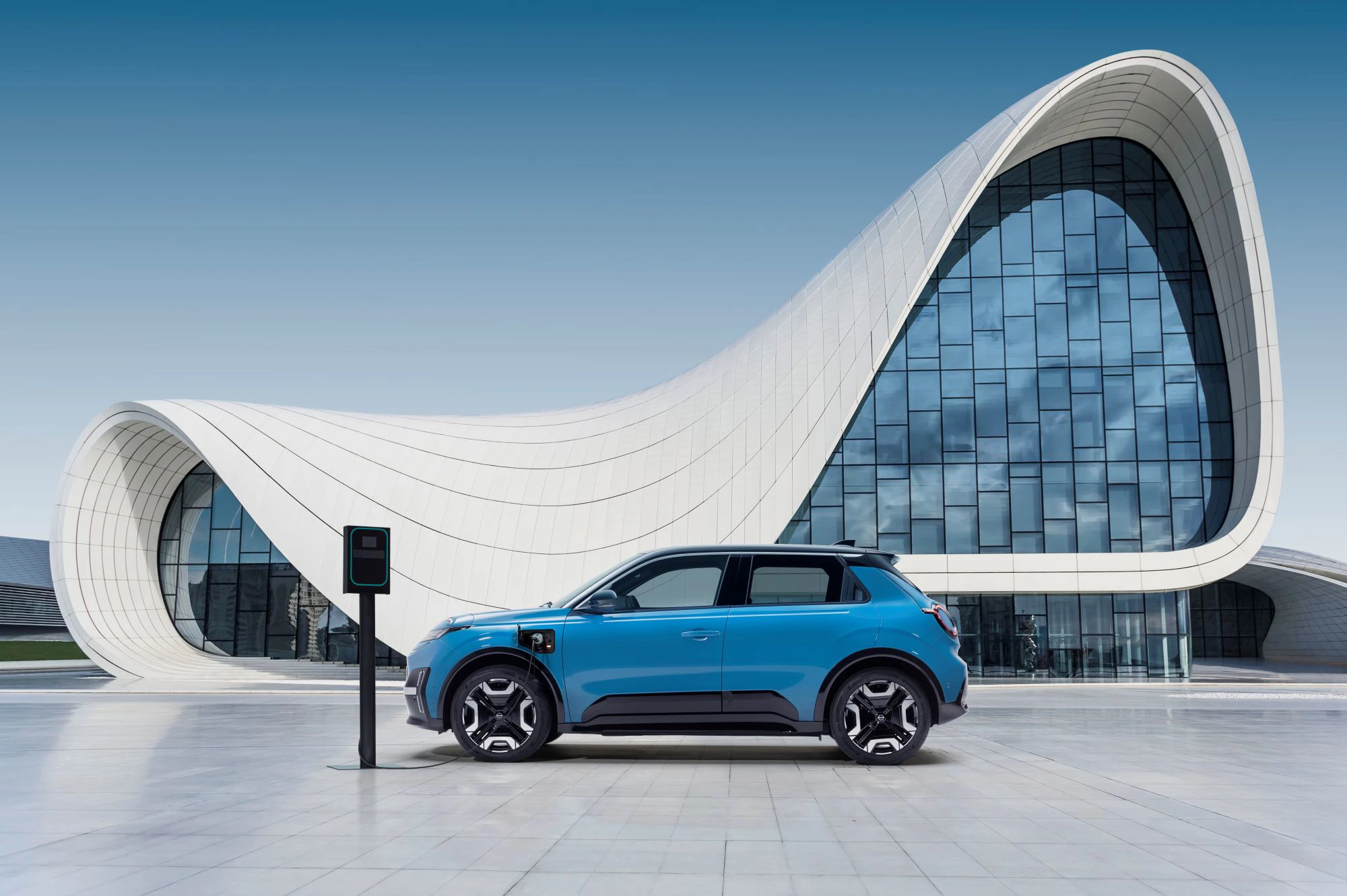 Nissan MICRA 2025 Electric Opladning Bygning