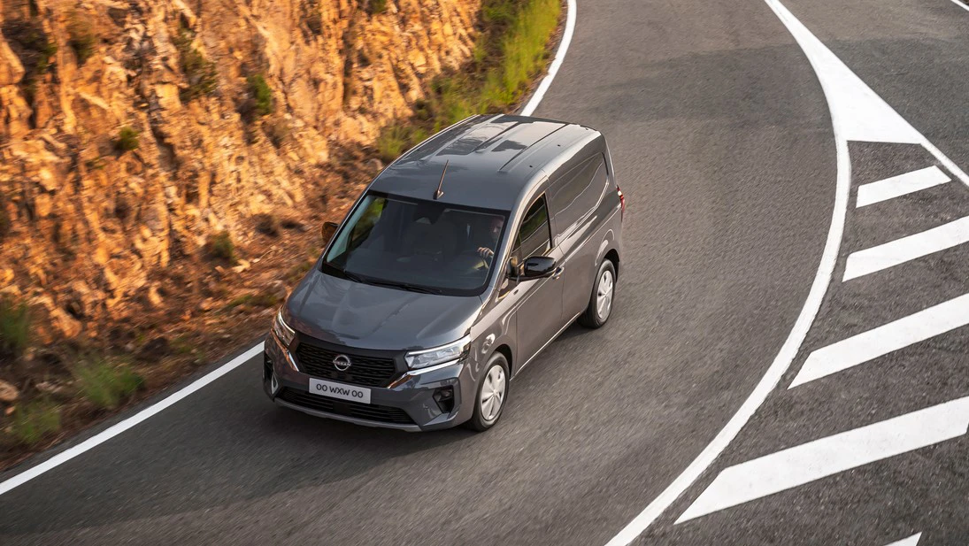 Townstar Petrol Van Dynamic 02