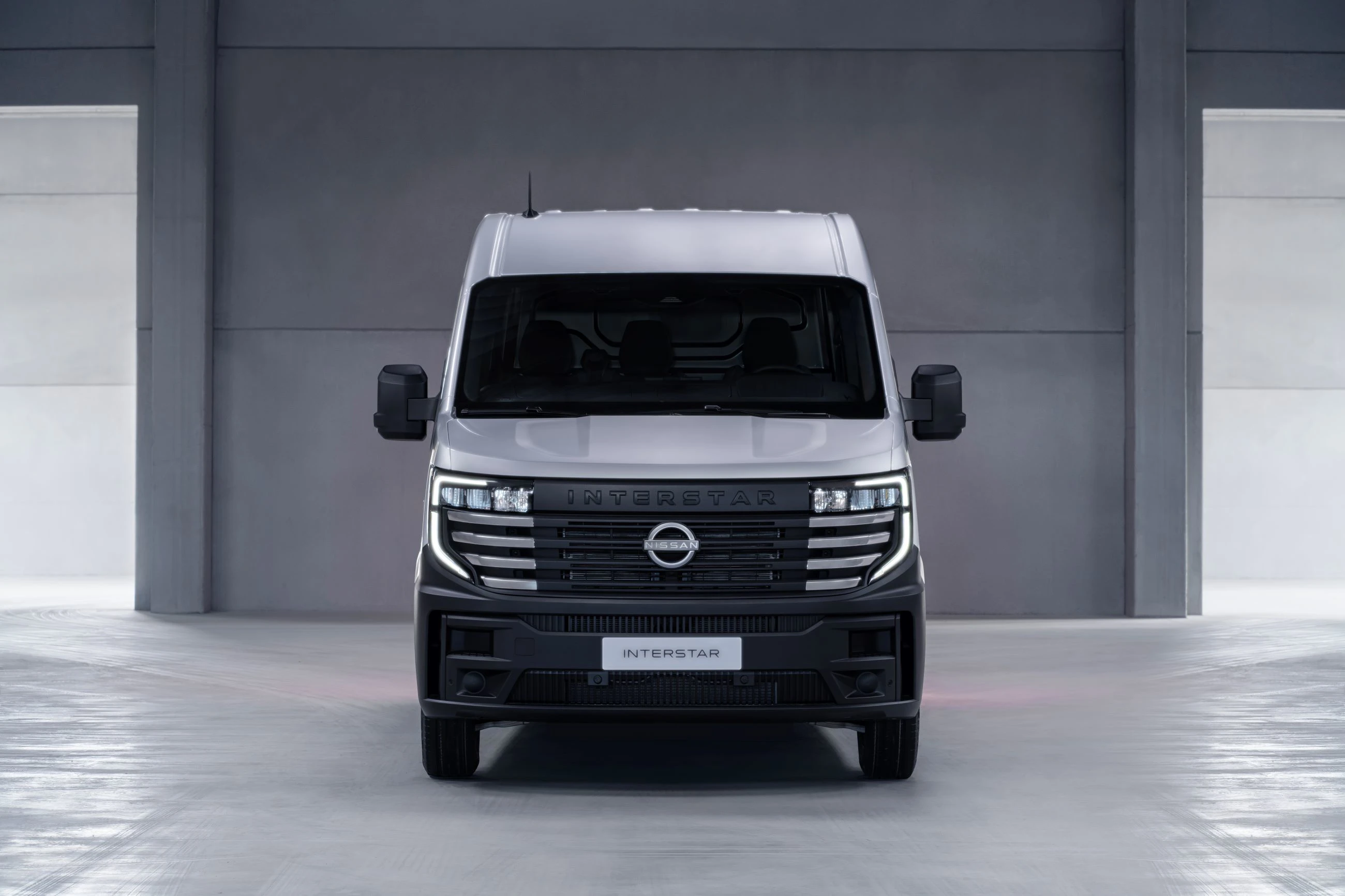 Nissan Interstar 2025 EV Forfra