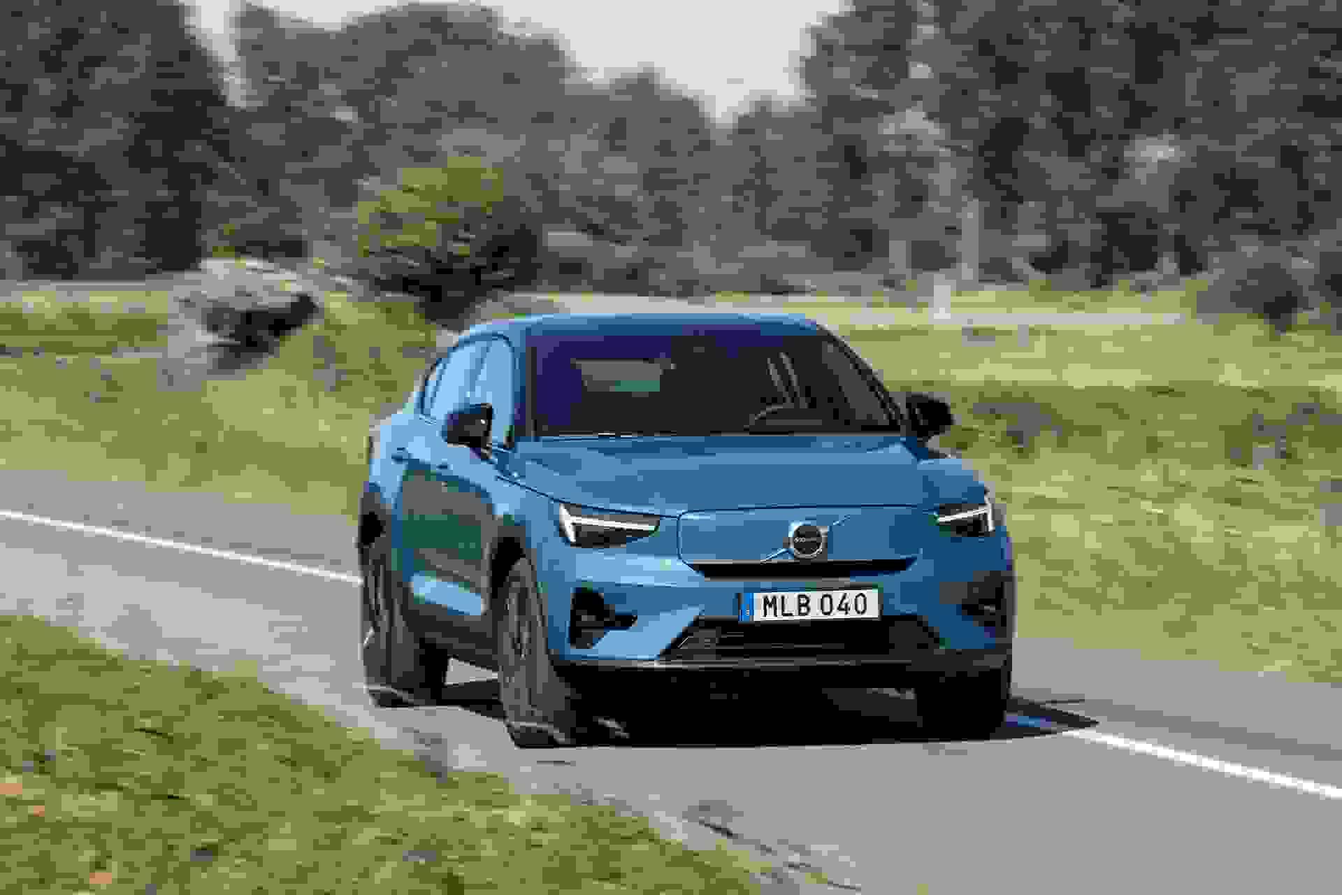 287367 Volvo C40 Recharge Fjord Blue