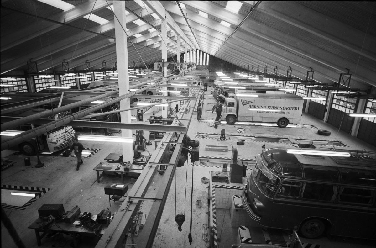 1960 Reparationshallen Hos DAB (S875) (1)