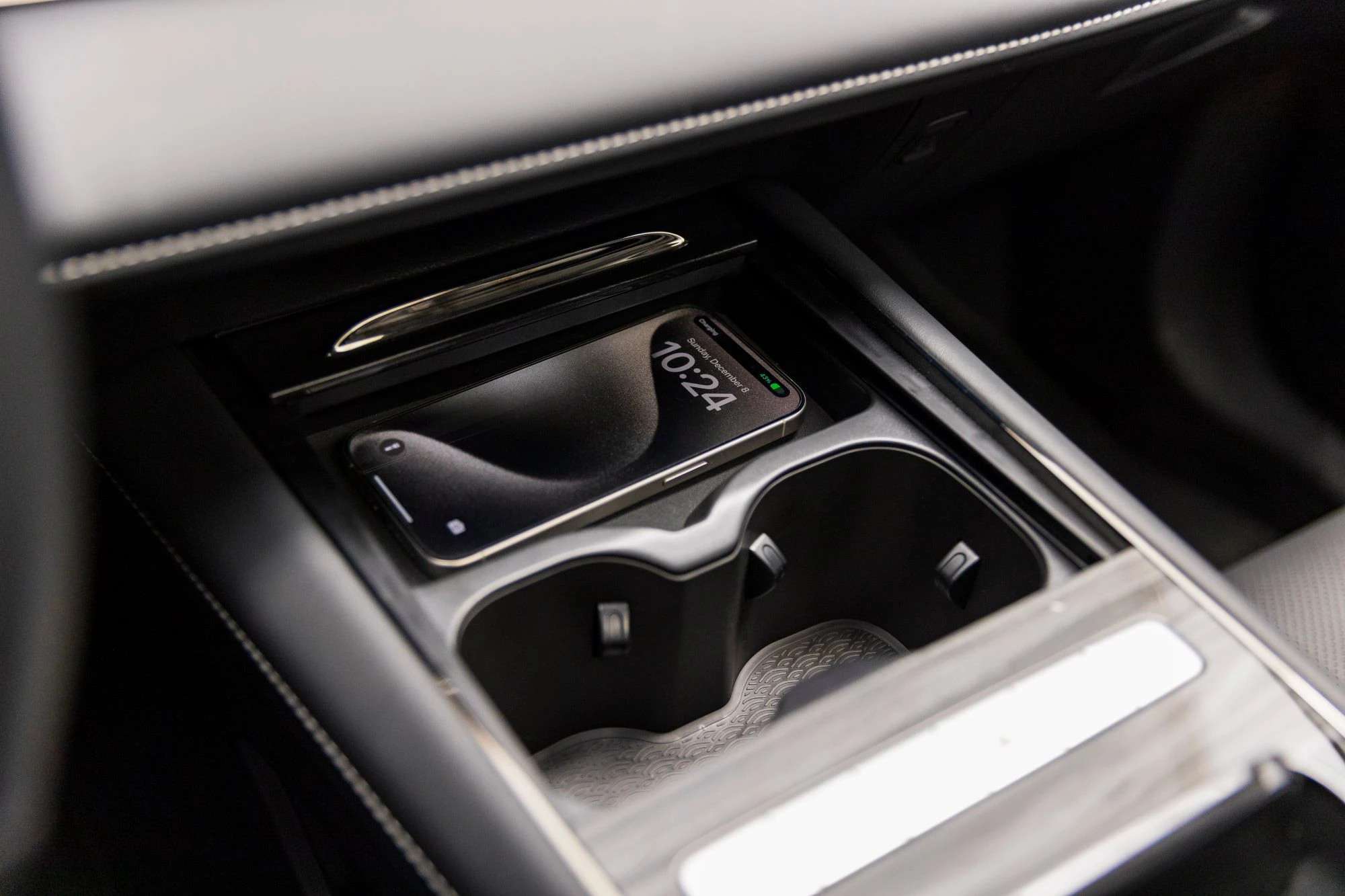 OMODA EV 5 2025 Midterkonsol