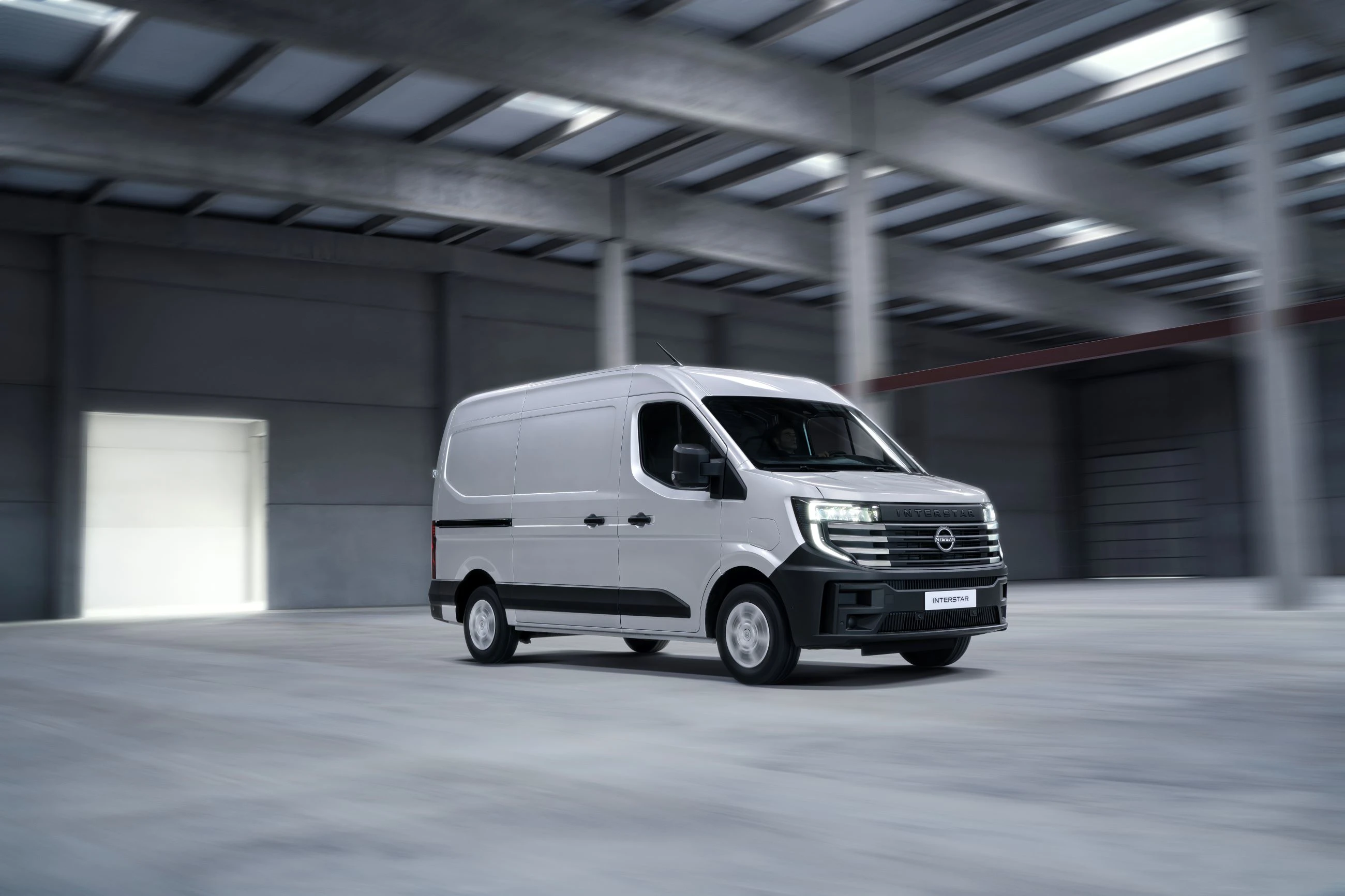 Nissan Interstar 2025 EV Skraa